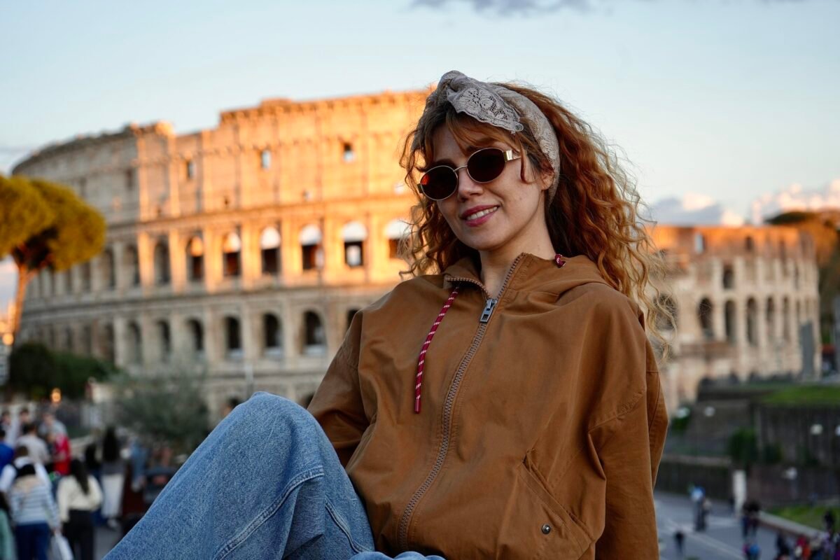 Portrait at the Colosseum at sunset, Rome — Vela Arte solo photoshoot