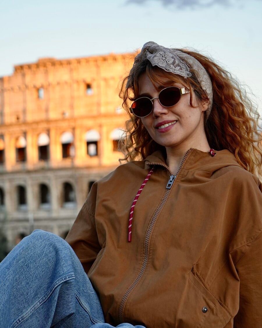 Portrait at the Colosseum at sunset, Rome — Vela Arte solo photoshoot