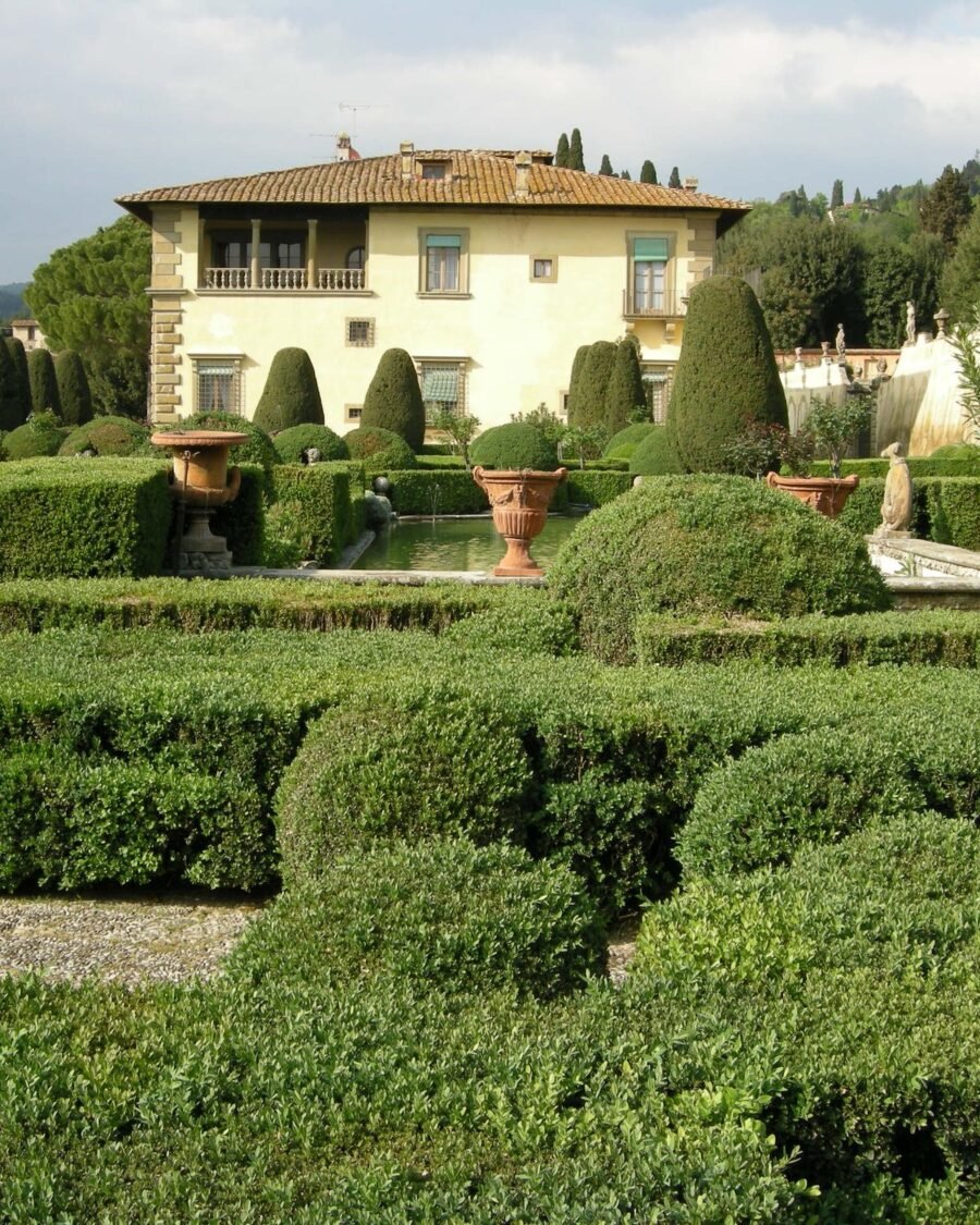 The box parterre and villa of Villa Gamberaia in Settignano above Florence